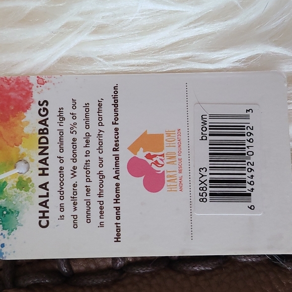 Chala Vegan Leather Crossbody bag - Picture 4 of 10